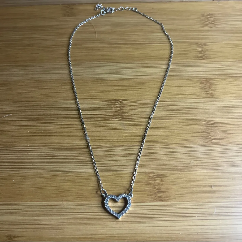 Elegant Silver Heart Necklace - Image 2