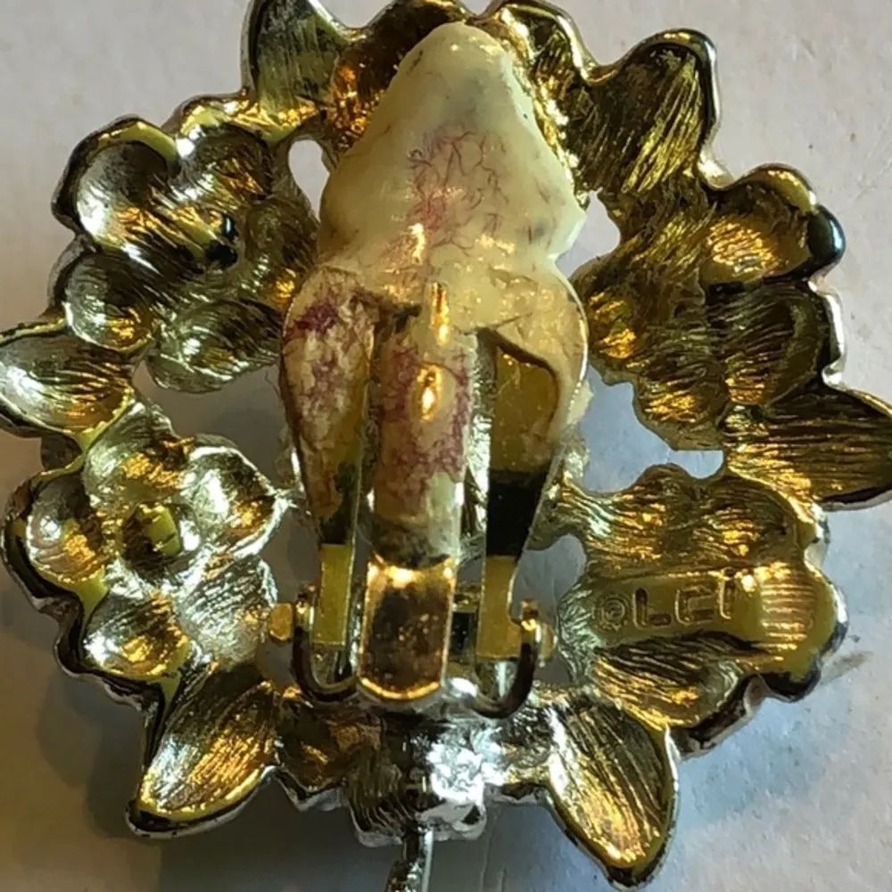 LCI Liz Claiborne Vintage Silver Tone & Faux Pearl Dangle Drop Clip On Earrings - Image 2