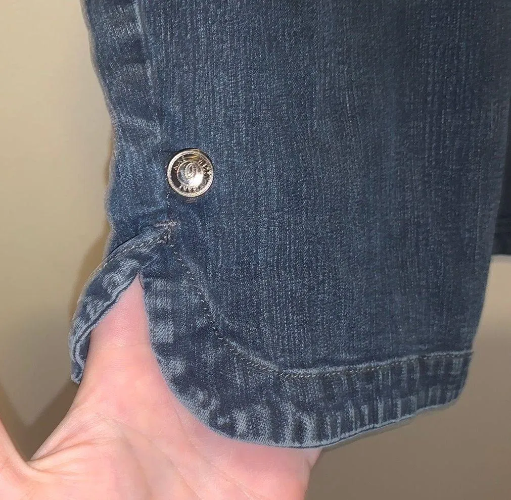 Nine West Jeans Button Detail Capri Jeans Straight Leg Slit Sequined - Image 3