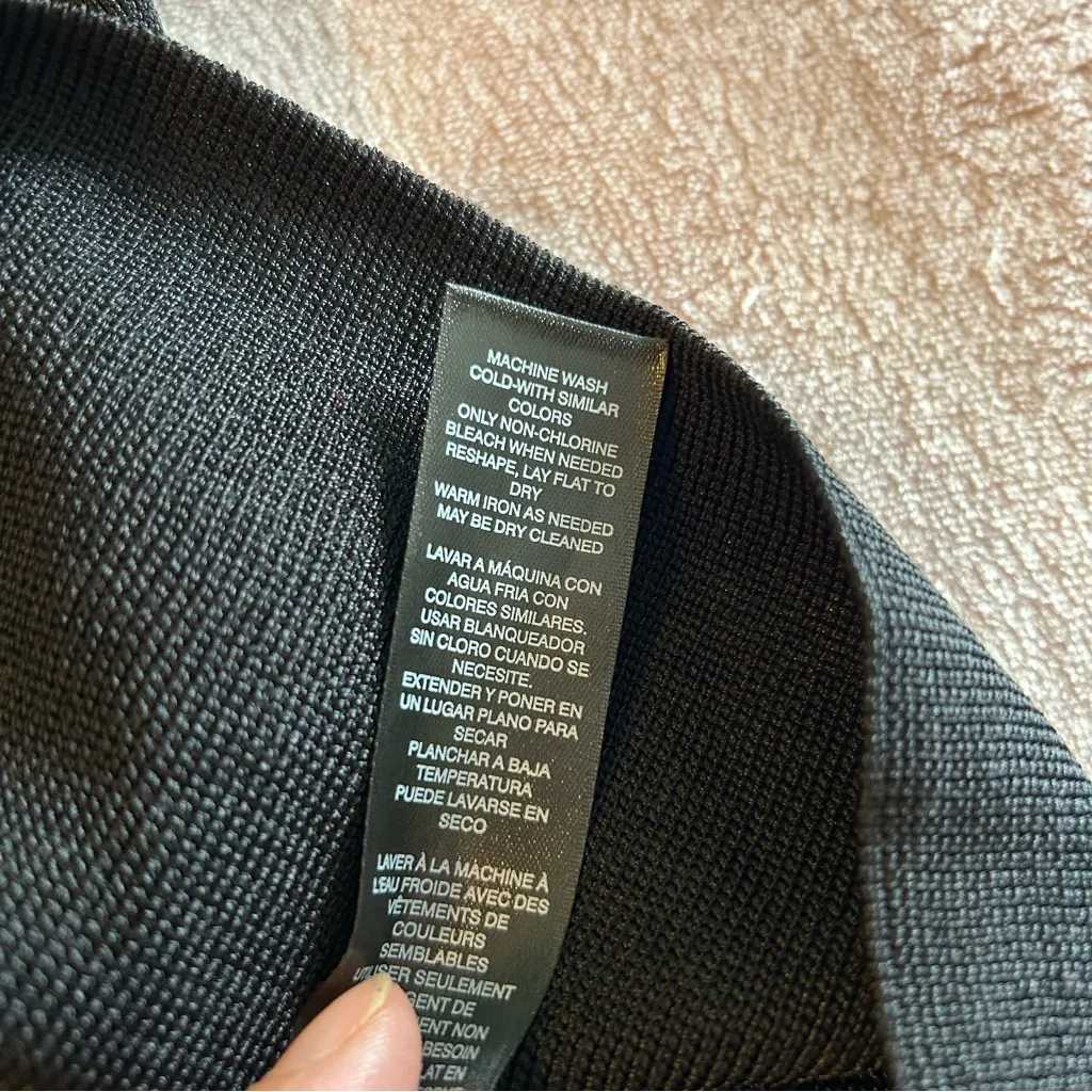 NWOT WHBM black off the shoulder short sleeve stretch top size M - Image 5