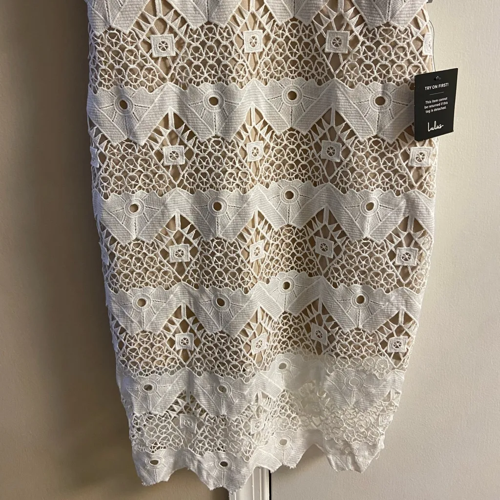 Lulus crochet lace white dress mini form fitting Large NWT - Image 8
