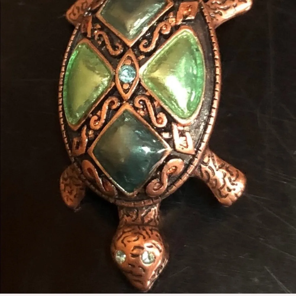 Vtge Liz Claiborne Bronze & Green Turtle Brooch - Image 3