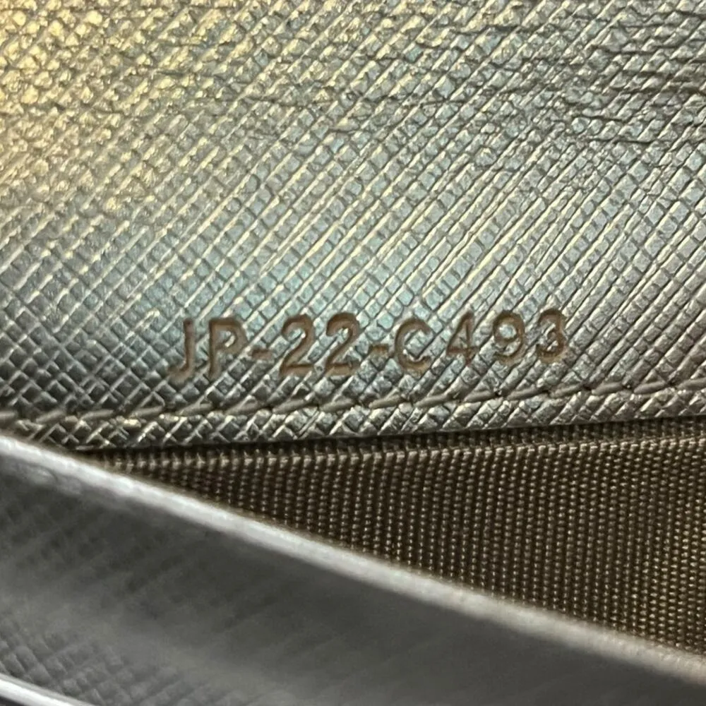 Salvatore Ferragamo Vara Bow Continental wallet gold and silver metallic leather - Image 4