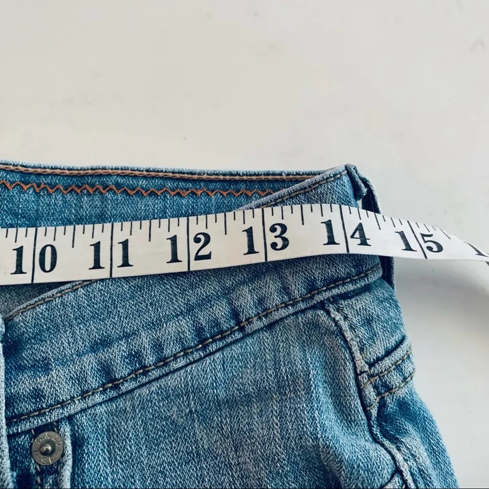 Levi's Levi’s light blue denim cuffed cropped capri 515 jeans - Image 5