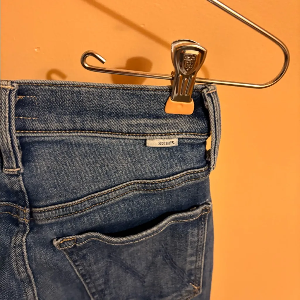 Mother Tomcat Ankle Fray Jeans in Let’s Just Be Friends - Image 8