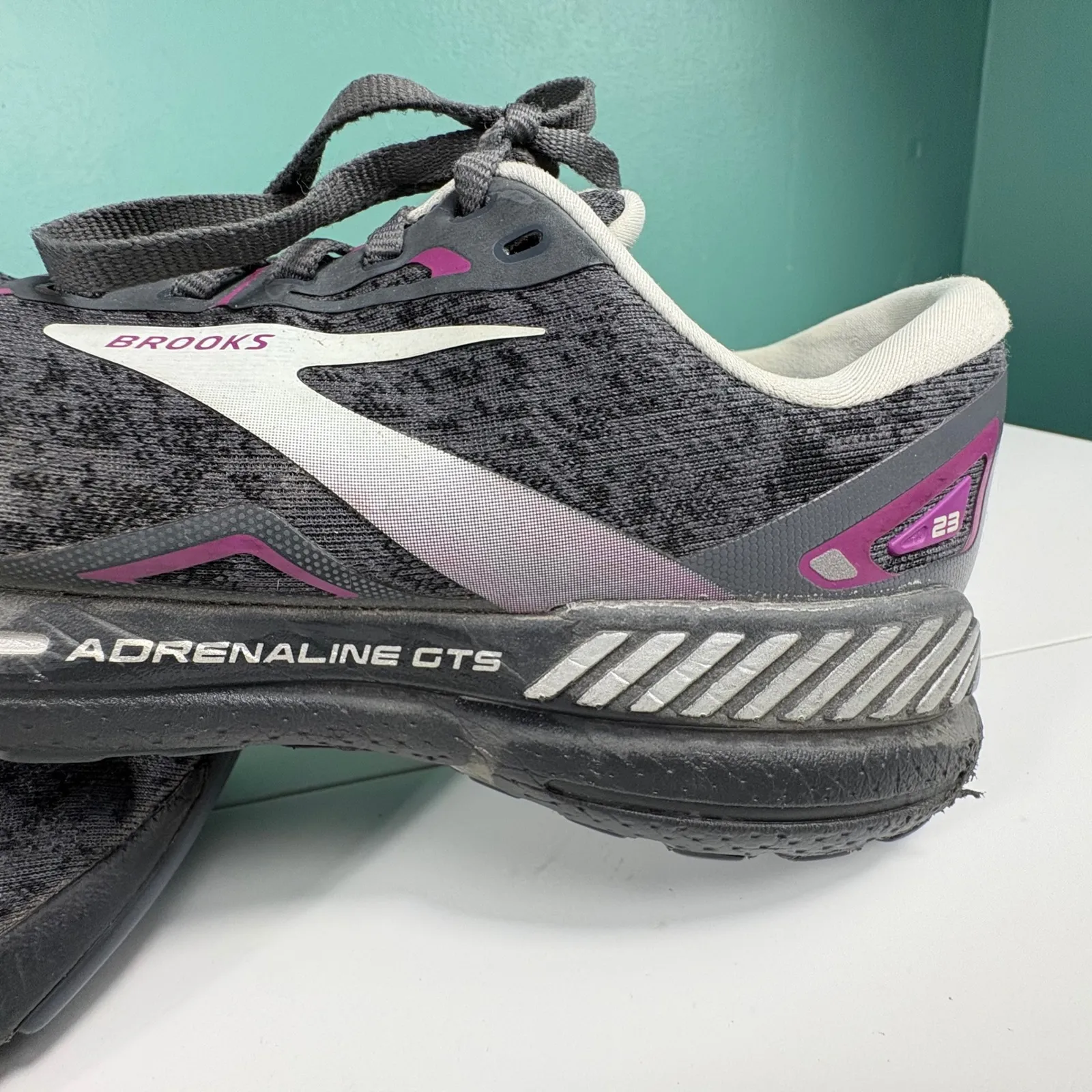 Brooks Adrenaline GTS 23 Women's Running Shoes Dark Grey Purple‎ Sz 9 - Image 4
