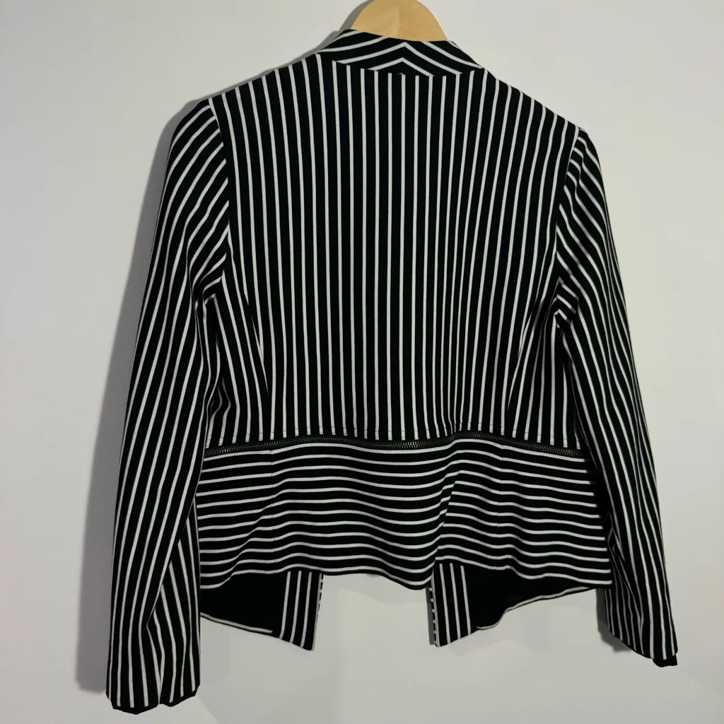 New Chico's Striped Knit Jacket Black & White Size Medium Chico's Size‎ 1 - Image 7
