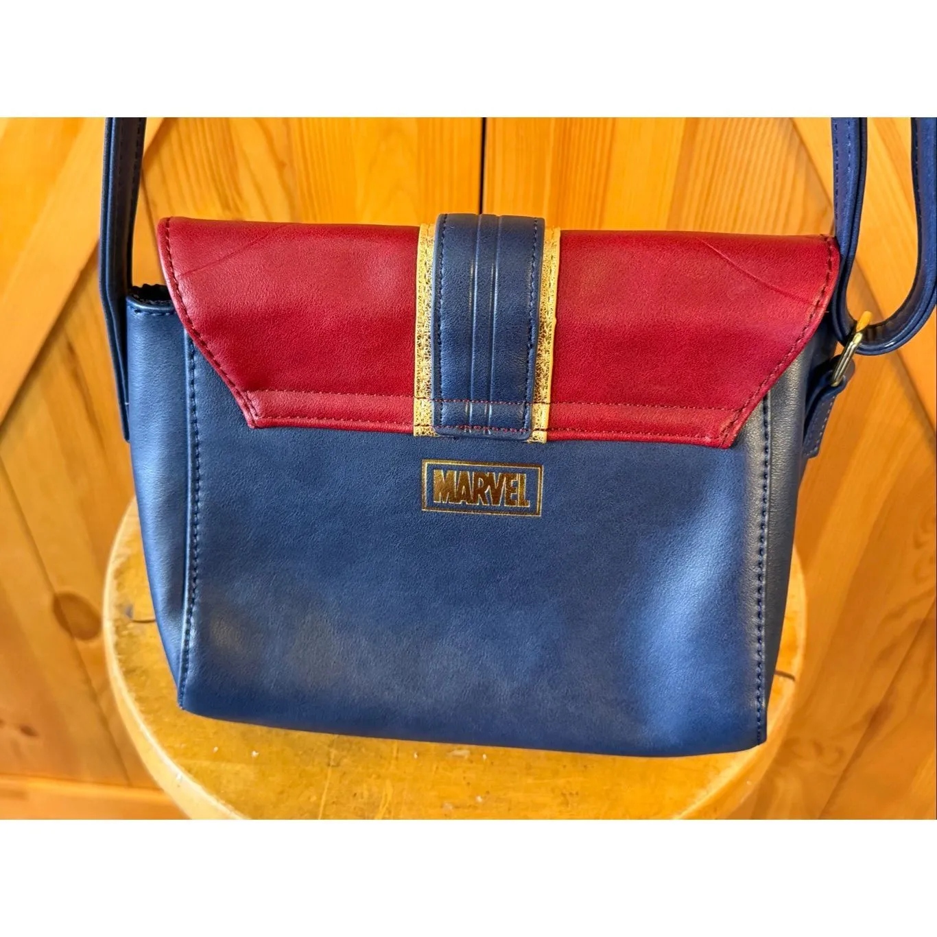 Captain Marvel CrossBody Purse Bag BioWorld Cosplay Avengers (6358) - Image 4