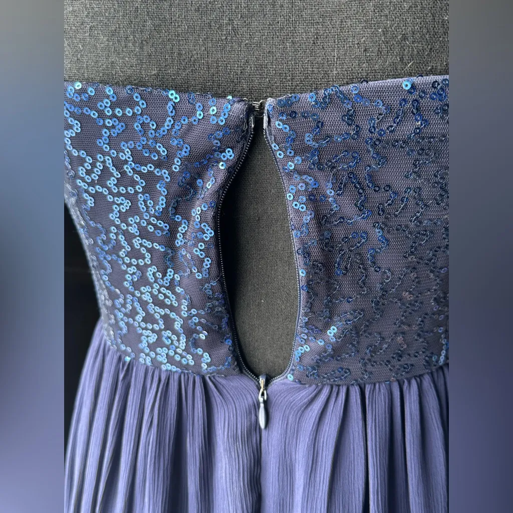 BCBG Paris navy strapless sequin top gown. Size 4 Blue - Image 7