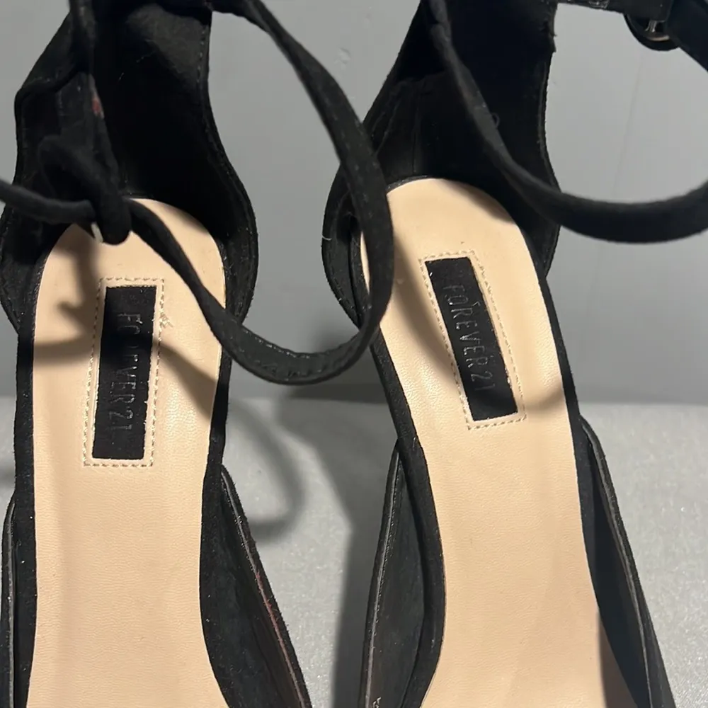 Forever 21 heels . New .‎ Size 7.5 - Image 5
