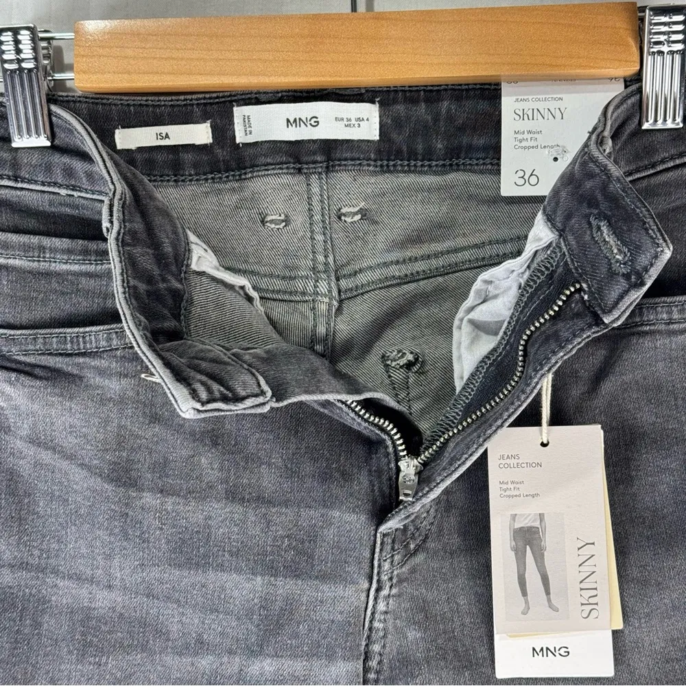 MNG Collection ISA Black Denim Skinny Jeans Mid-Rise Tight Fit Cropped Size 4 - Image 5