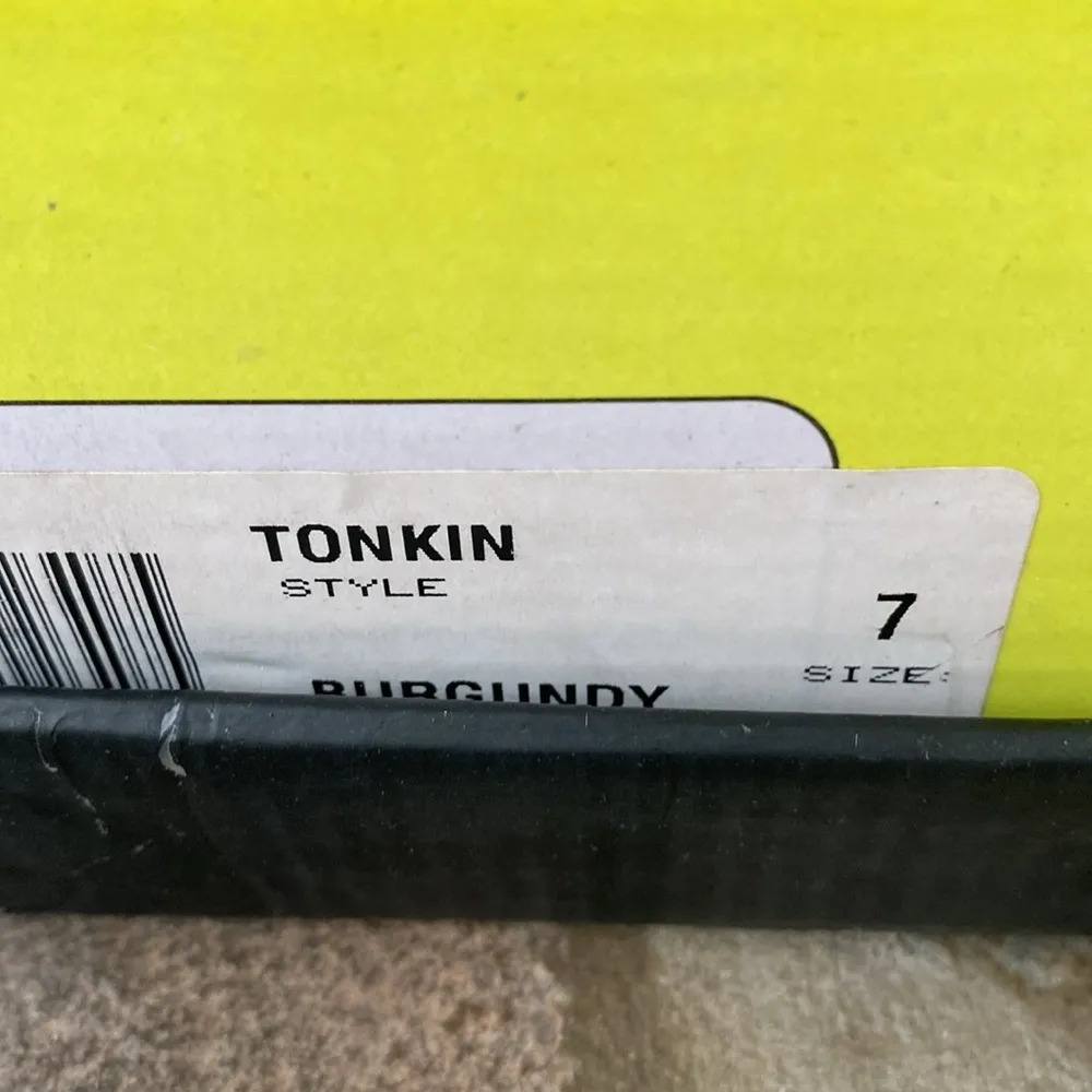 Very Volatile size 7 Tonkin burgundy suede leather Sherpa fur lined boots NIB - Image 2