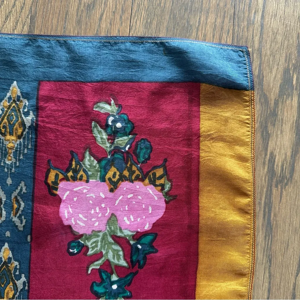 NWT Lisa Corti 100% Silk Pocket Square Scarf Geometric Floral Print 50cmx50cm Pink - Image 3