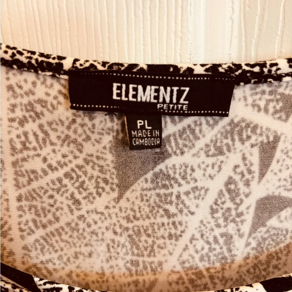 Elementz Black and White Leaf Print Maxi Dress - Image 3