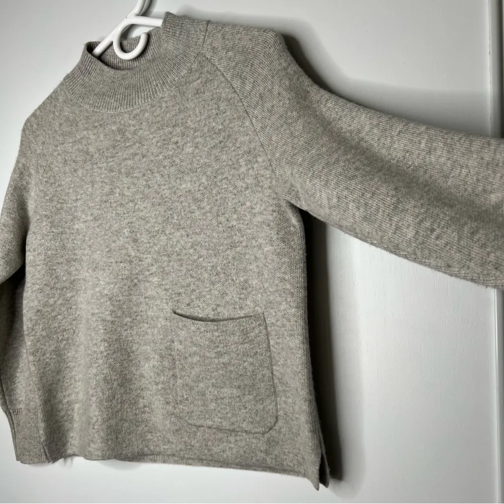 100% Pure Cashmere Cozy Gray Beige  Sweater - Image 11