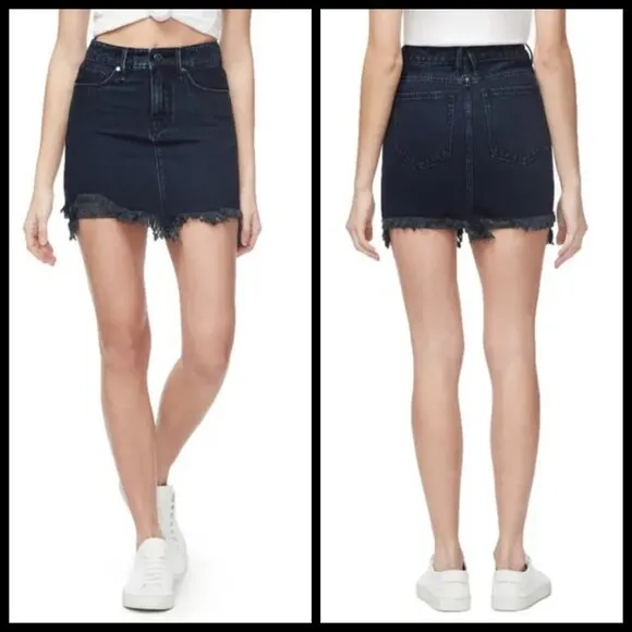 💕GOOD AMERICAN💕 Frayed Hem Denim Miniskirt NWT - Image 2