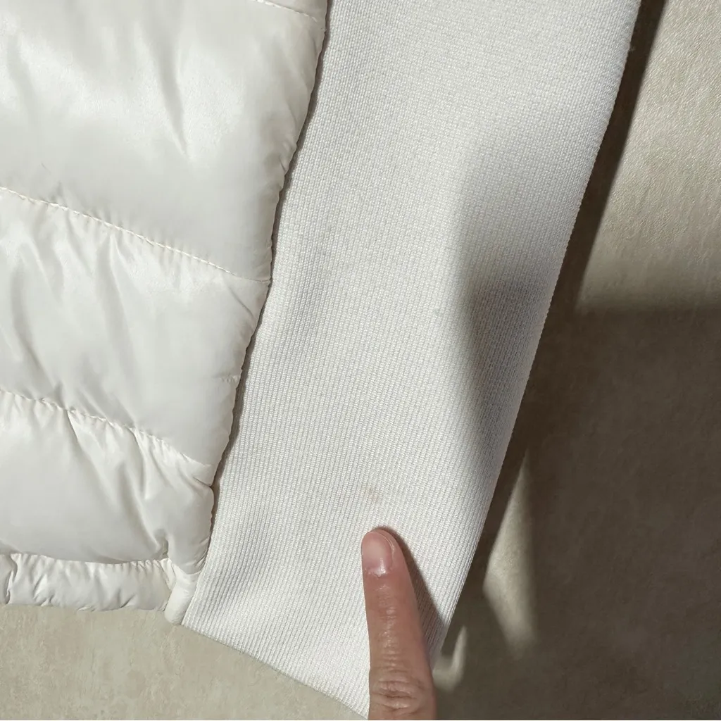 GAP Women’s Primaloft Puffer Quilted Vest Jacket Full Zip in Ivory Frost XL - Image 13