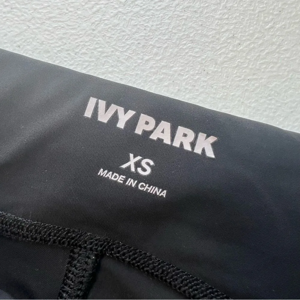 IVY PARK LOW RISE SCULPTURED CAPRI LEGGING - Image 5