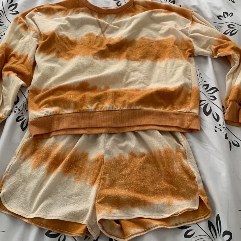 $55 Zenana Golden Mustard Tie-Dye Drop Shoulder Top &Dolphin Shorts Gold XL NWOT - Image 6