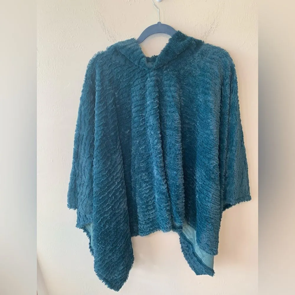 Le Moda Turquoise ish fuzzy poncho one size‎ Blue Size undefined - Image 2