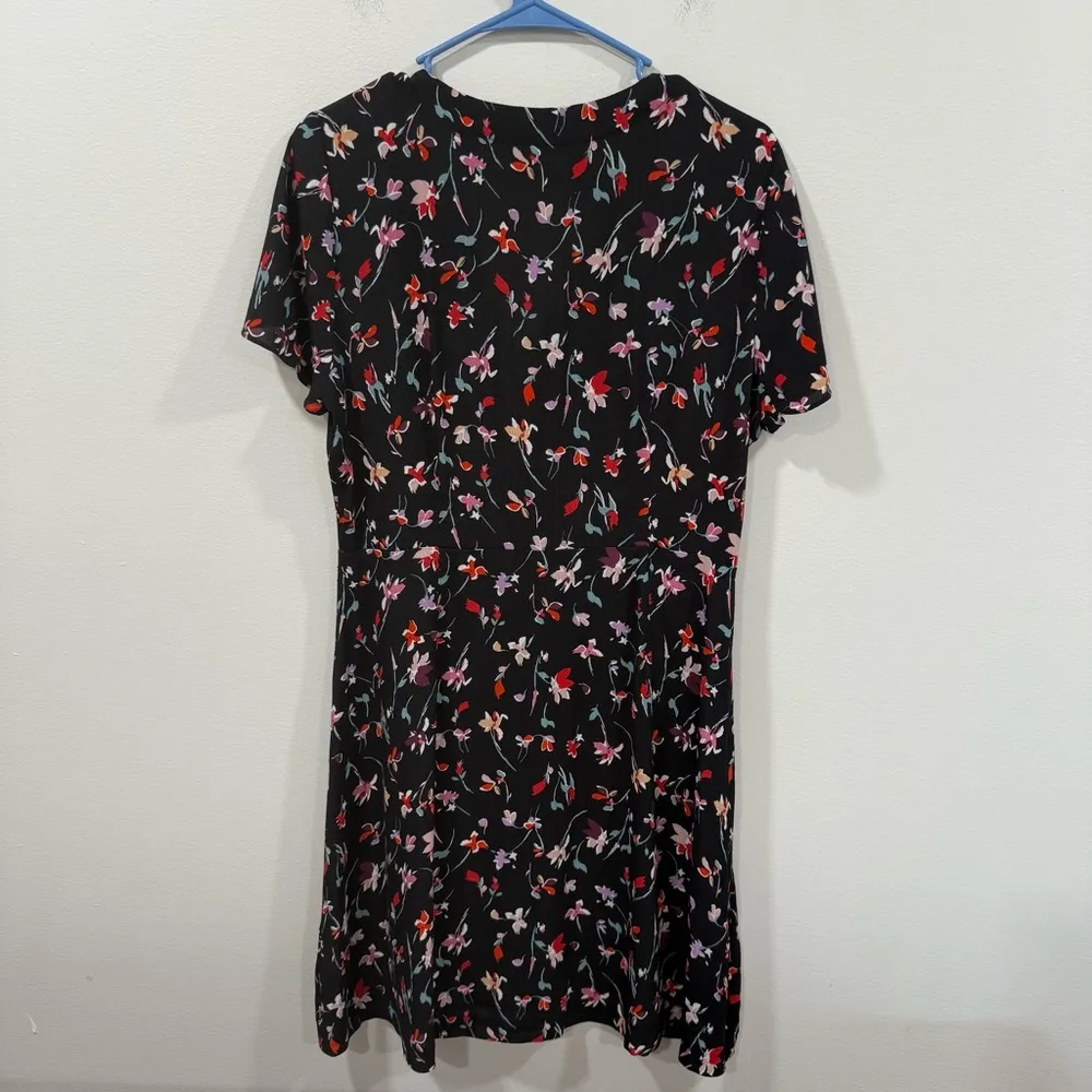 Madewell Petite V-Neck Button-Front Mini Dress in Drifting Flowers Size 8 EUC - Image 4