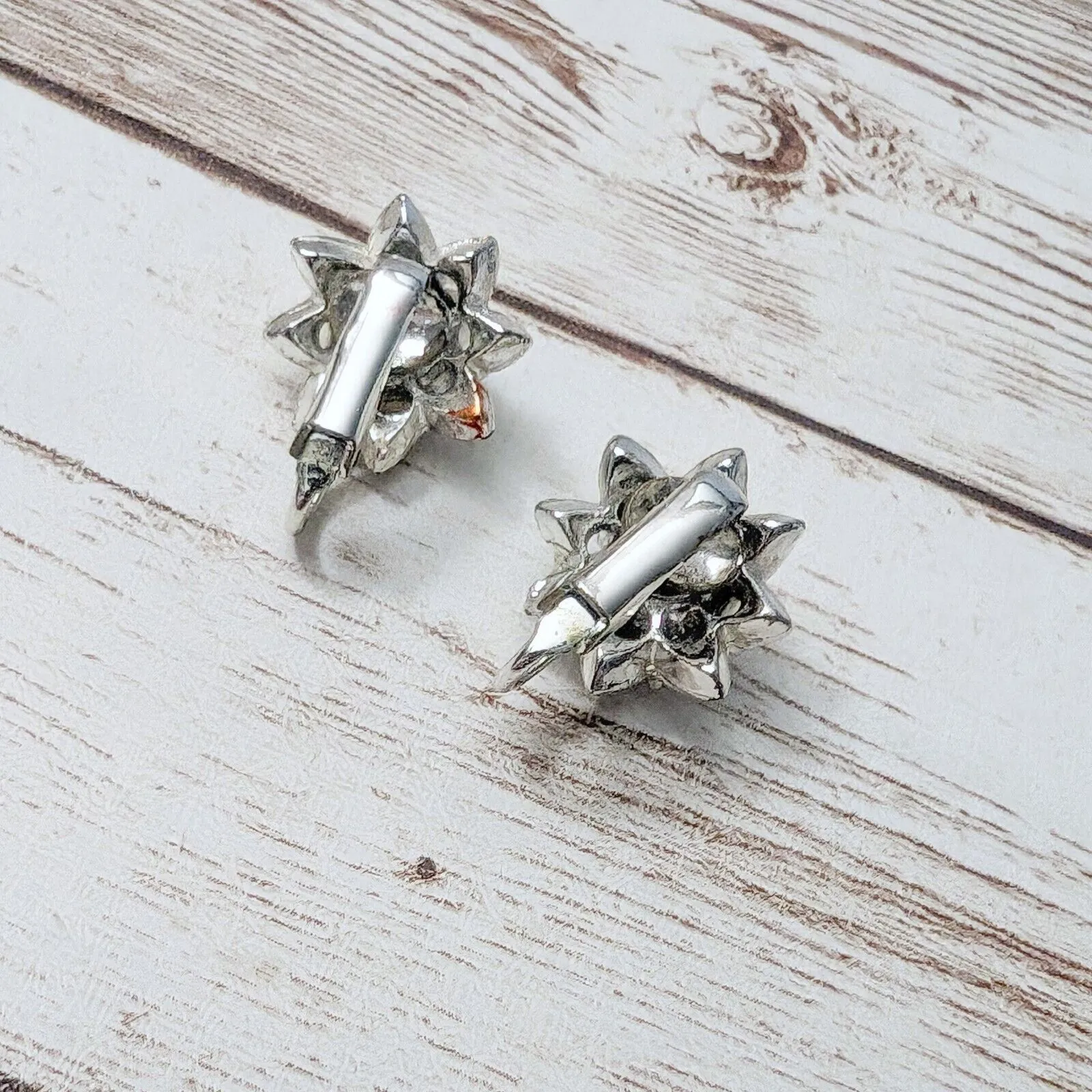 Vintage Clip On Earrings - Image 5