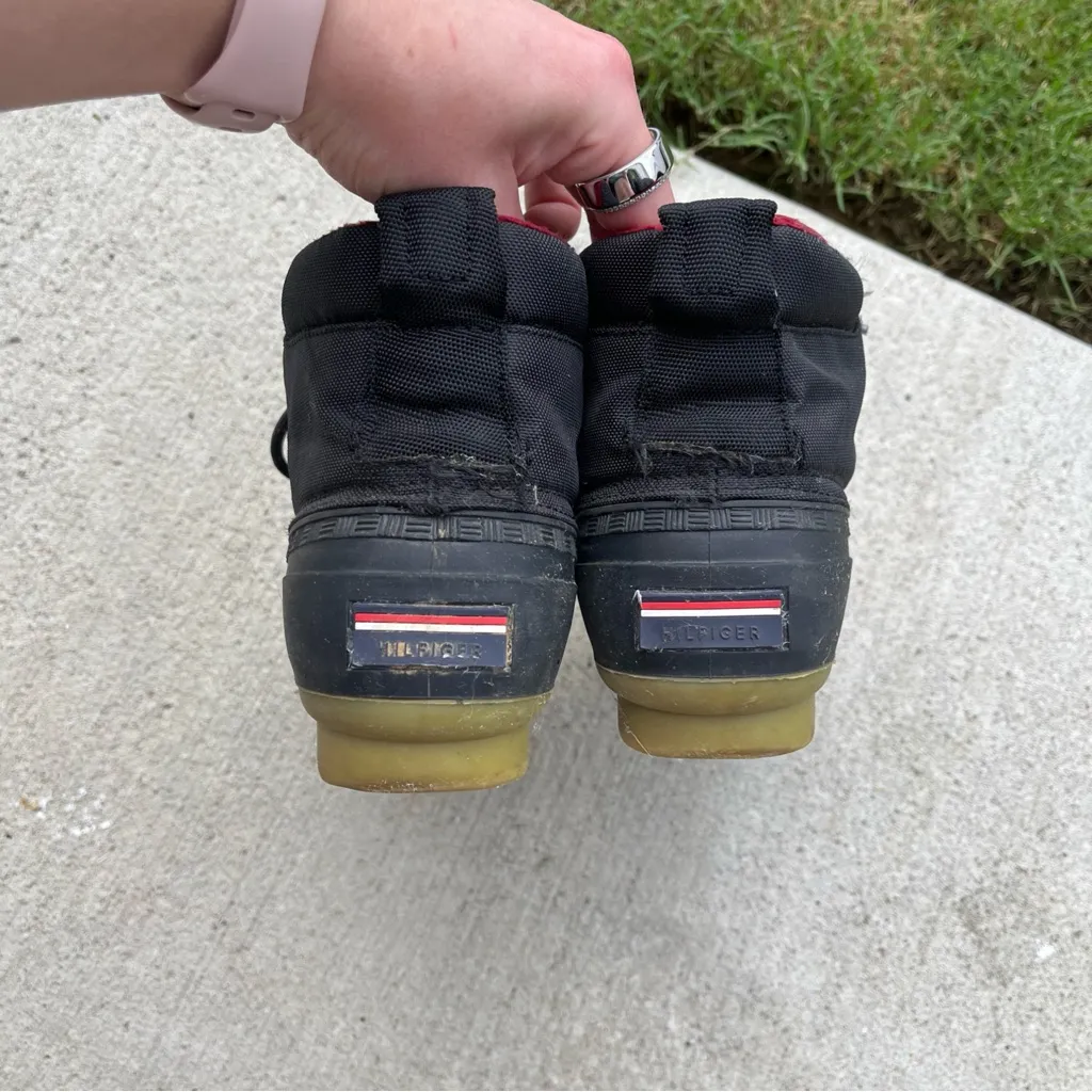 Tommy Hilfiger Black and Red Winter Boots - Image 4