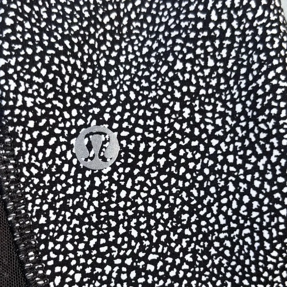 LULULEMON  Invigorate 7/8 Tight
Chakra Print Alpine White Black / Black Sz 4🧡 - Image 10
