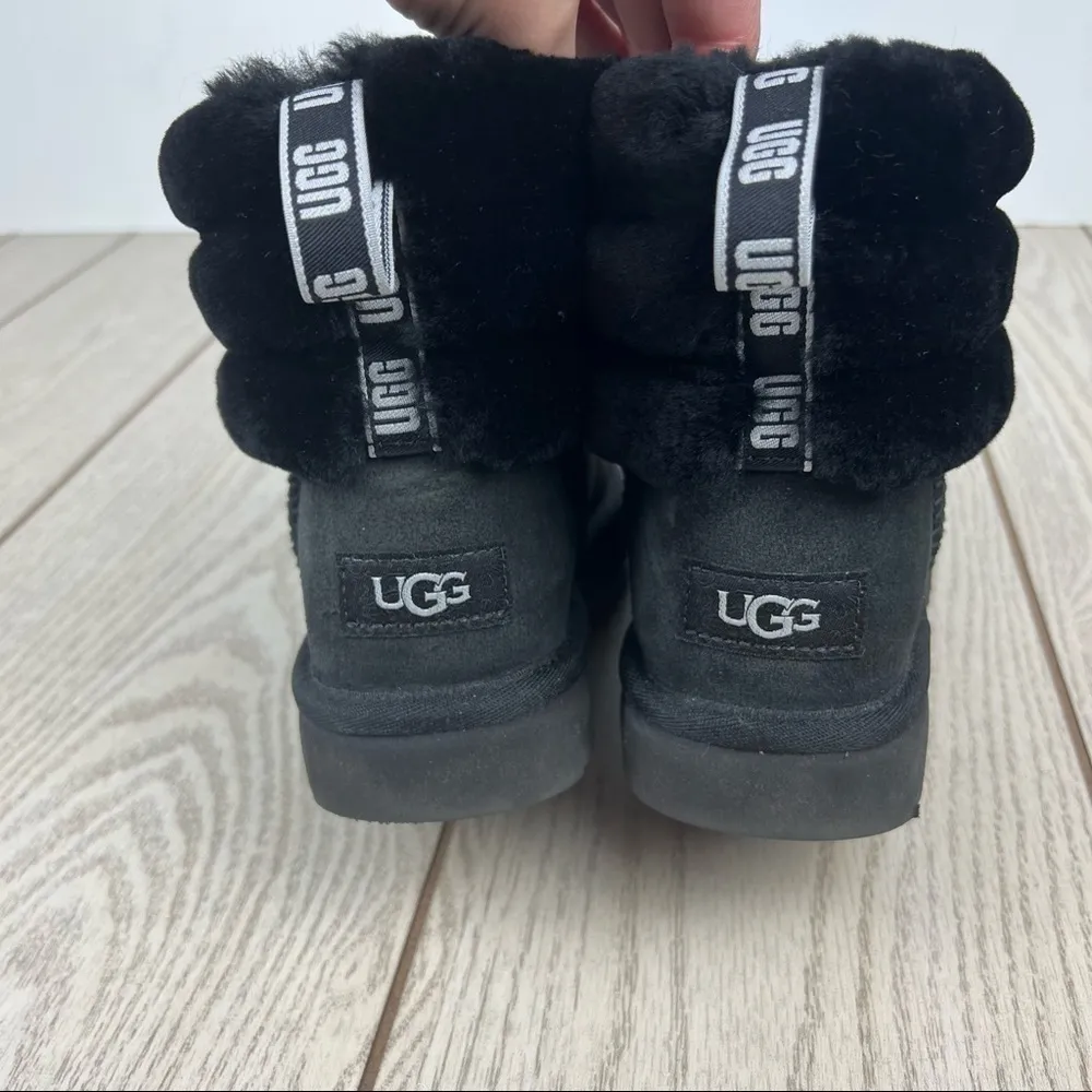 UGG Women's Fluff Mini Quilted Boots US6/EUR37 Black w/ White Logo Heel $160 - Image 8