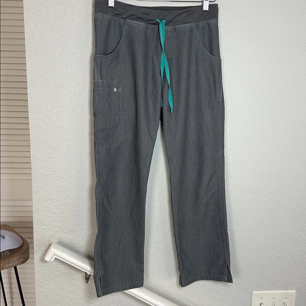 Figs Kade Grey Scrub Pants T21004P Graphite Cargo 4 Pockets PO 1273 Nurse Small - Image 2