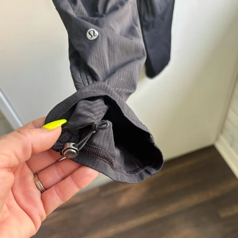 Lululemon Mid Rise Dance Studio Crop 4 Athleisure workout yoga‎ travel outdoors - Image 7