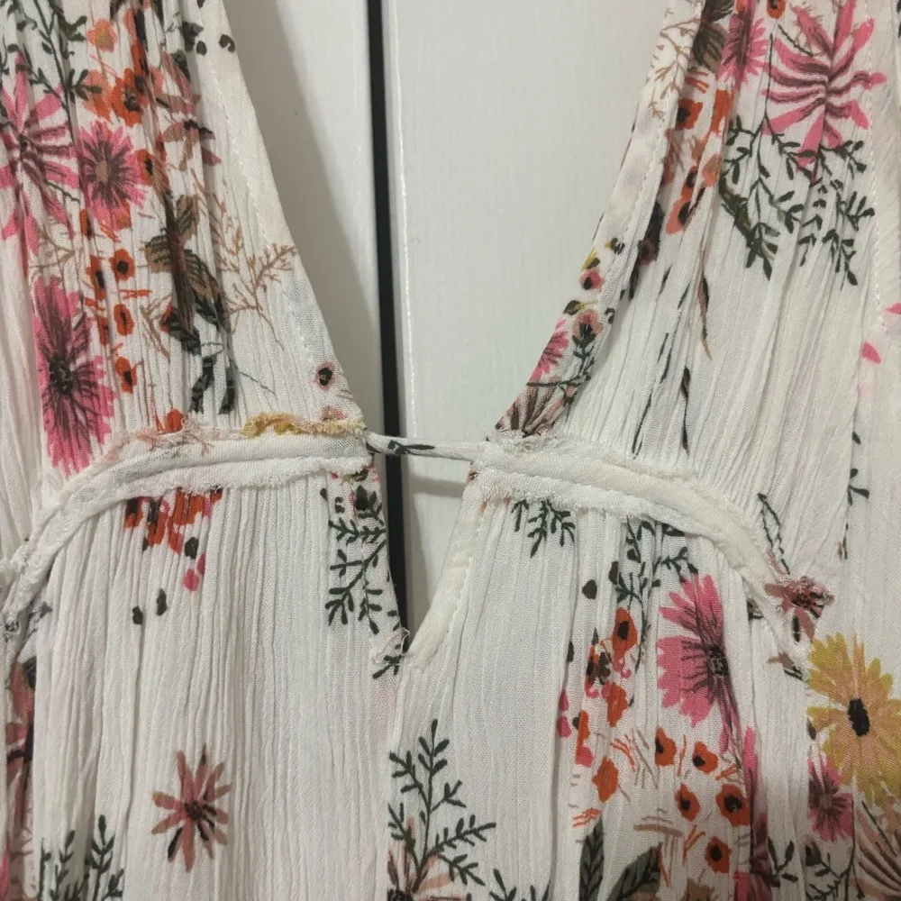 Swimsuit cover up with adjustable back tie - Image 2