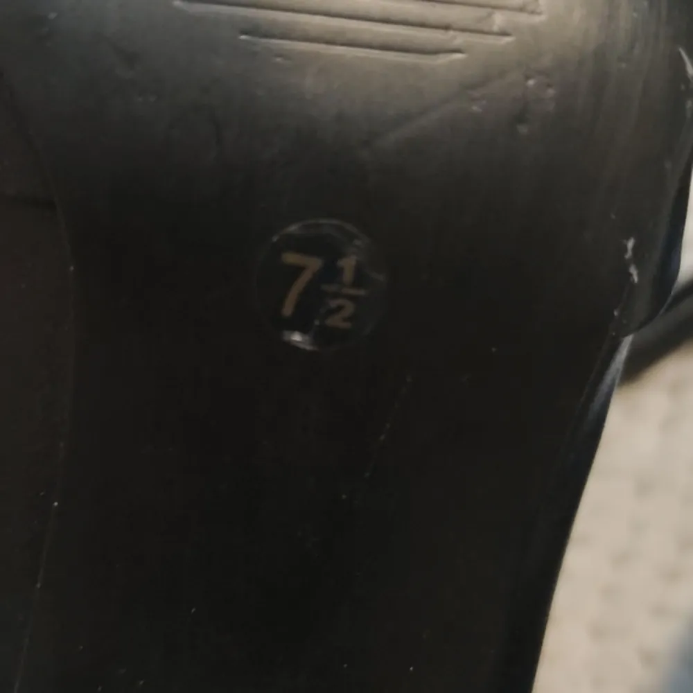 Carlos Santana Black Heels Size 7.5 GUC #3125 - Image 6