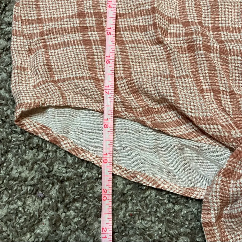 Sim & Sam NWOT  Cropped Flutter Sleeve Button Up - Image 7