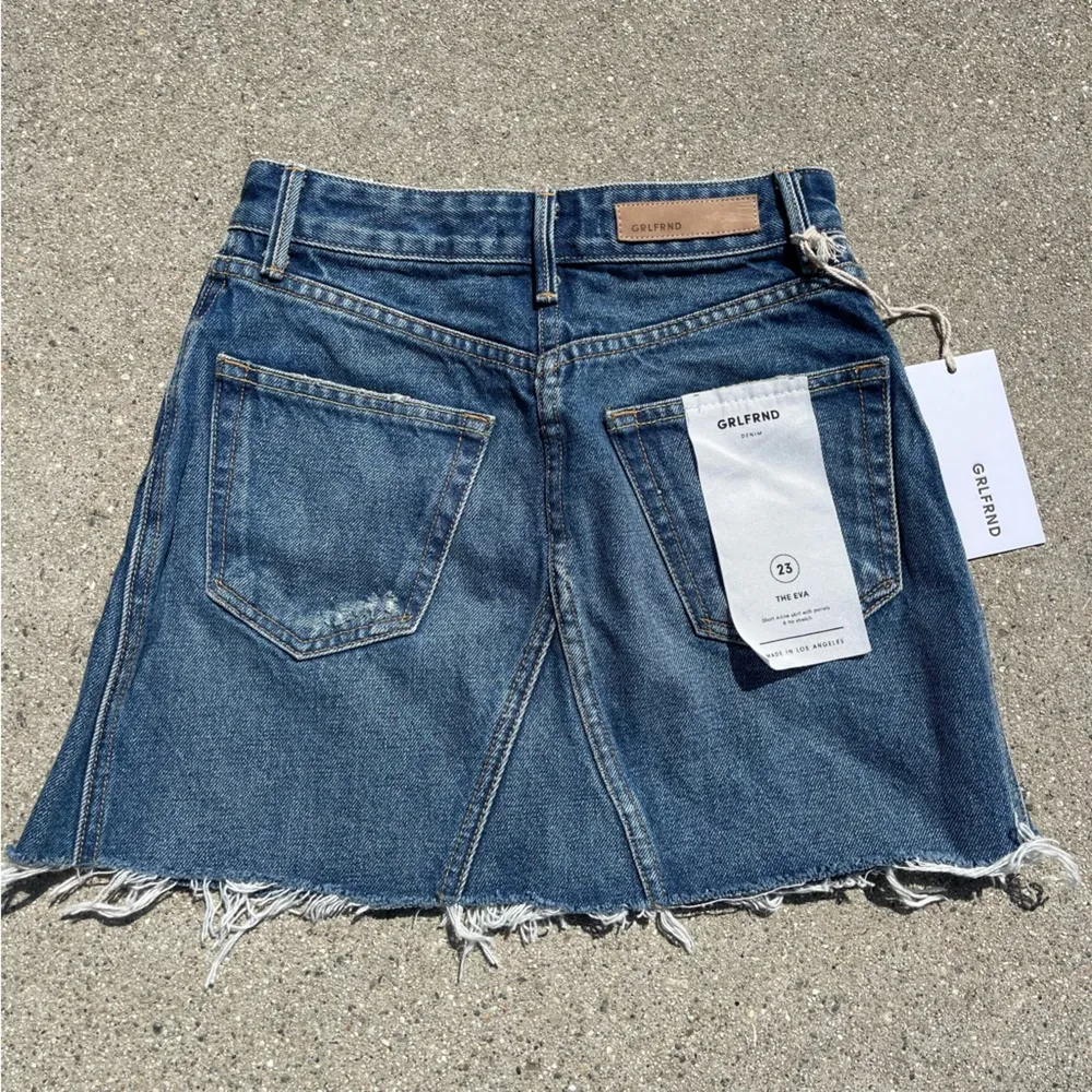 Grlfrnd Eva Denim Skirt Size 23 NWT - Image 4