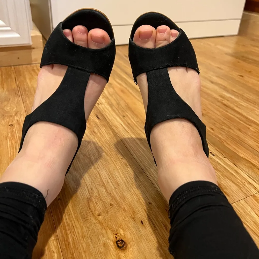 Mango black suede open-toe cutout heels - Image 4