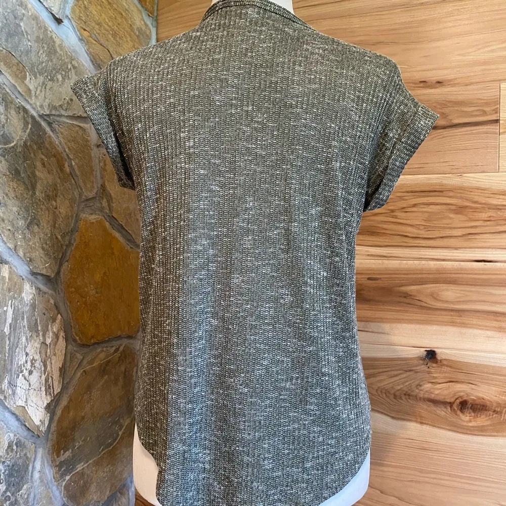 No‎ boundaries green sweater size XS (1) - Image 4