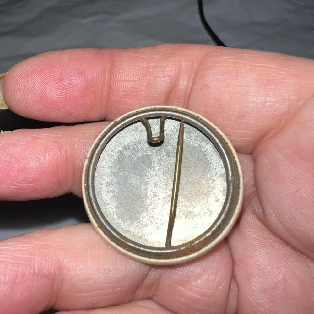 Vintage 60s Boys Clubs Canada Pin Red - Image 4