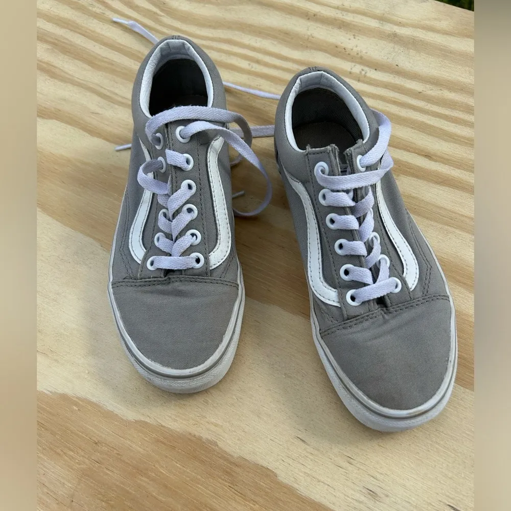- Vans Old Skool grey and White Sneaker Men’s Sz 3.5, woman’s‎ 5.0 shoes - Image 2