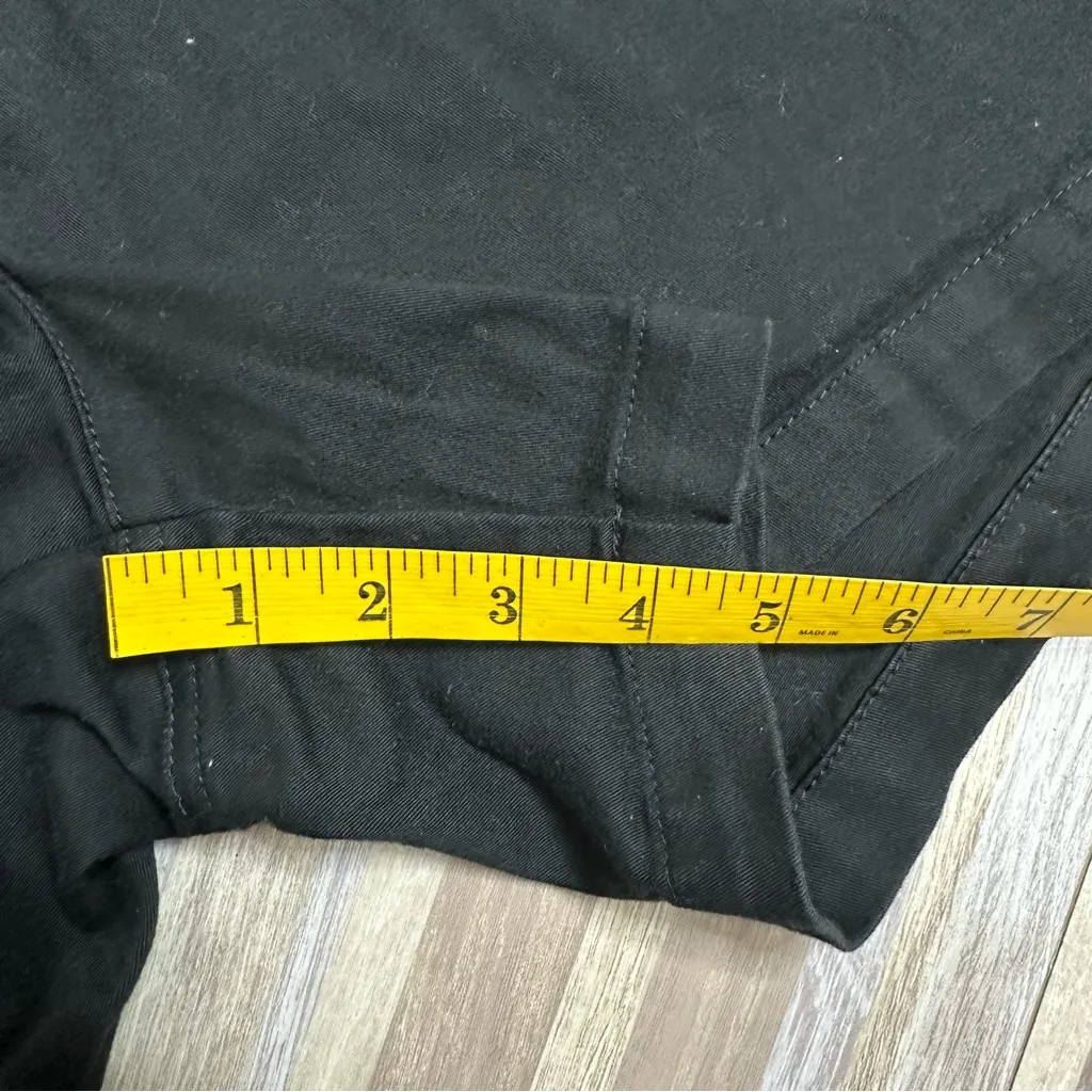 Classic Black Women's Five Pocket Shorts by Lee, Size 14 - Image 5