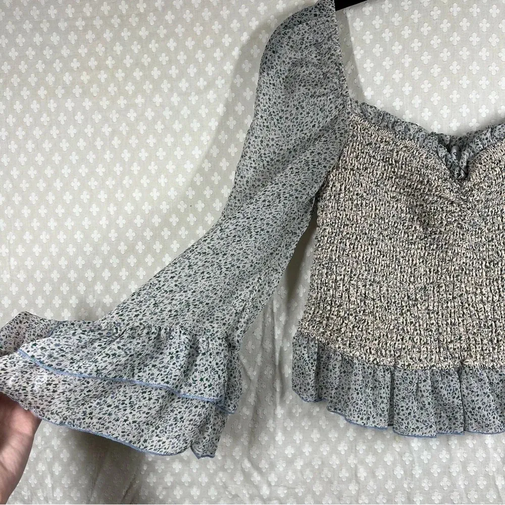 Storia‎ Blue Floral Smocked Ruffle Top - Image 2