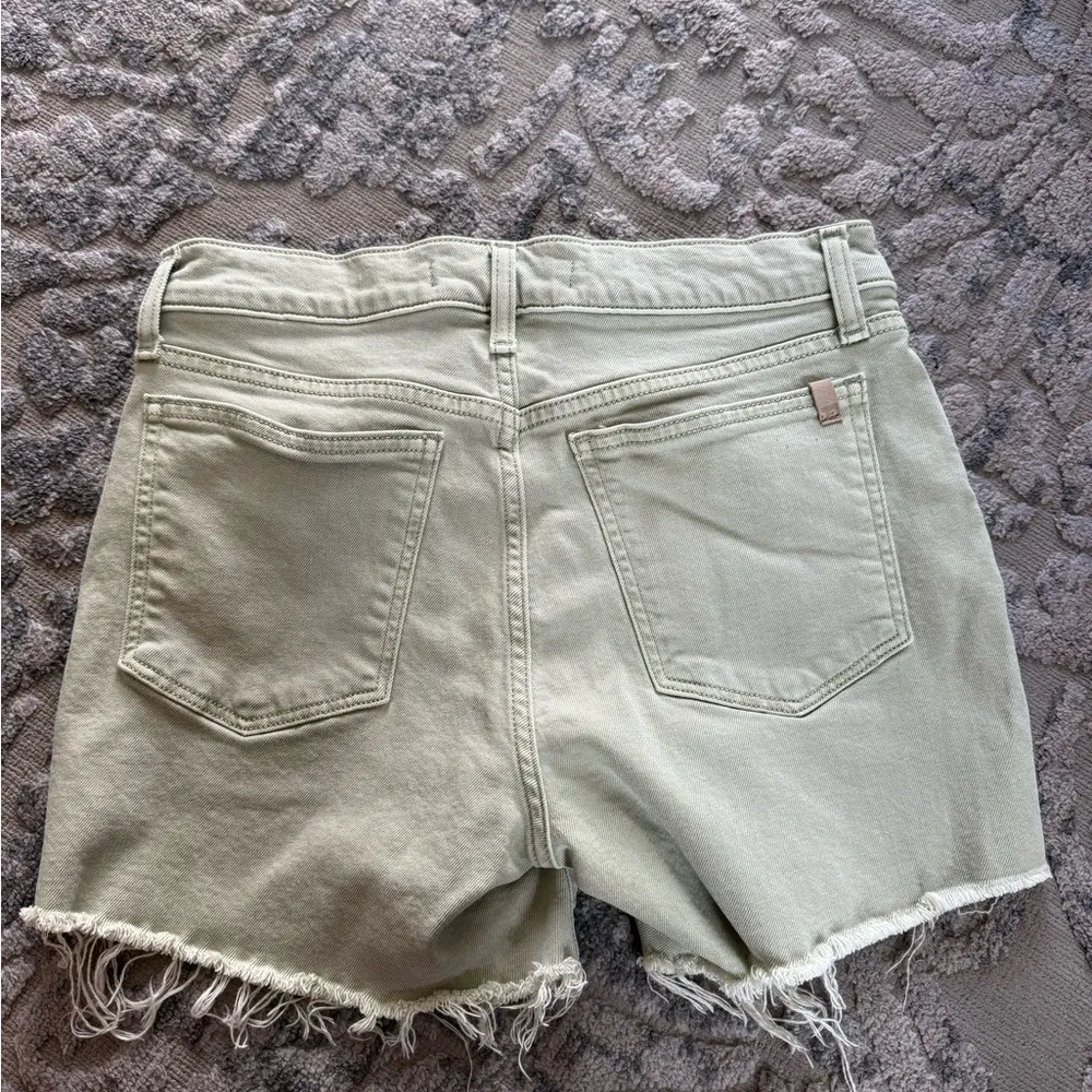 Joe's Jeans | The Ozzie khaki green shorts with Distressed Raw Hem size 26 - Image 2
