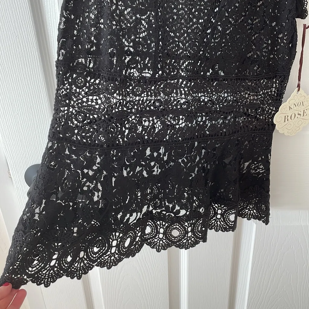 Knox Rose lace peplum top - Image 3