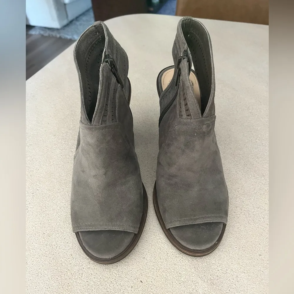 VINCE CAMUTO “KORAL” OPEN TOR BOOTIE - Image 3