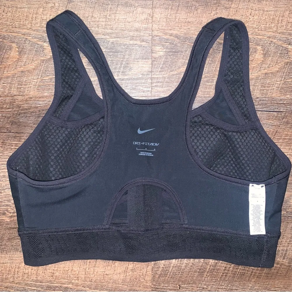 NIKE Women Ultrabreathe Sports Bra Non Padded Black Size Large - Image 6