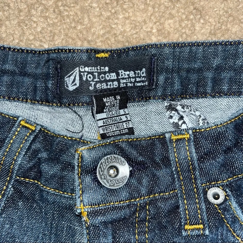 Volcom Genuine  Brand dark denim short, size 5 - Image 2