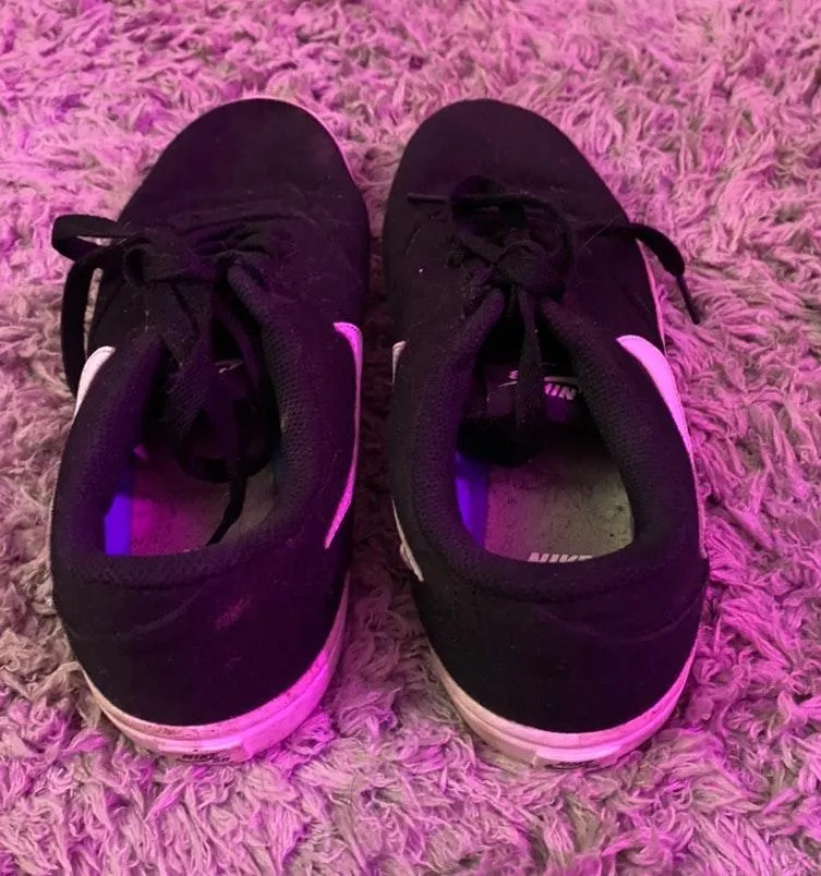 Nike SB Sneakers - Image 4