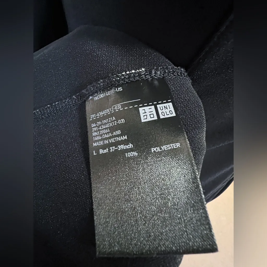 Uniqlo Crepe Jersey Short-Sleeve Flared Dress in Black size L - Image 9