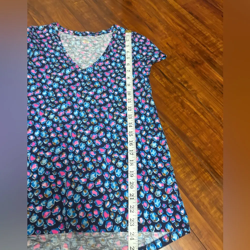 Lilly Pulitzer Etta V-Neck Seabreeze Blue Low Tide Navy Spotted Shirt Size Xxs - Image 13