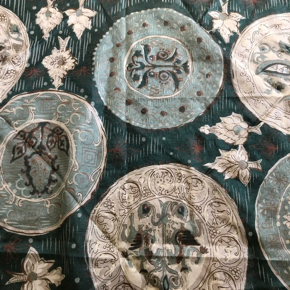 VTG Silk Hand Rolled Scarf European High Middle Ages Royalty Hearts 33X33 Retro Blue - Image 4